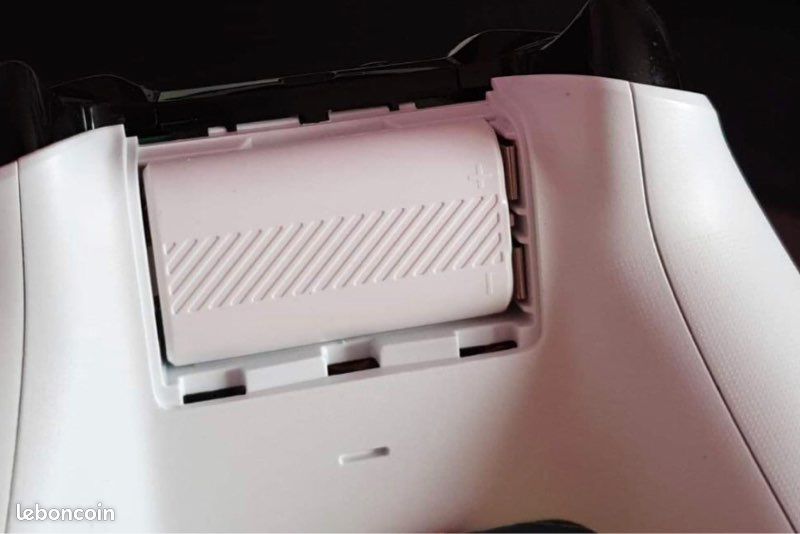 Xbox : 1 chargeur + 2 batteries (image 4)