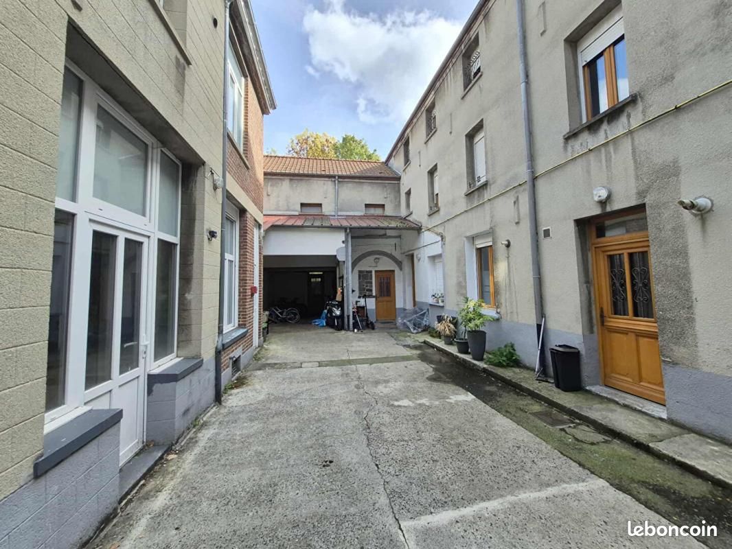 Maison 20 pièces 490 m² · à Saint-Amand-les-Eaux · 490 m² · 365 000 €