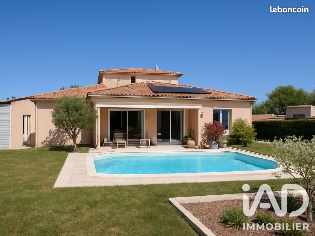 Maison 6 pièces 196 m² · à Landiras · 196 m² · 405 000 €