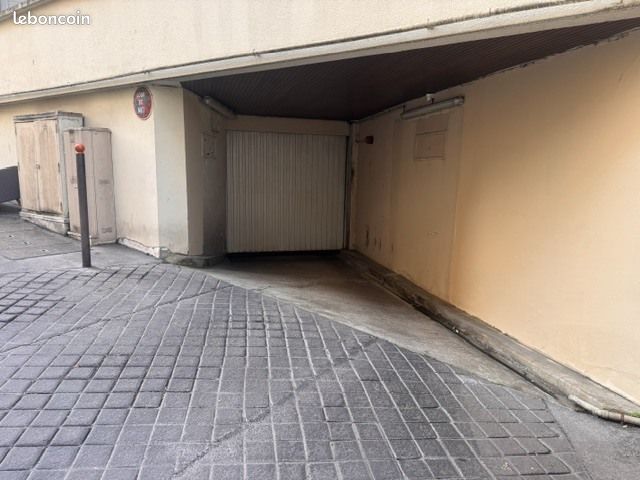 Parking 12 m² · à Paris · 12 m² · 14 900 €