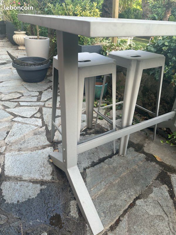 Table haute et tabourets jardin (image 2)