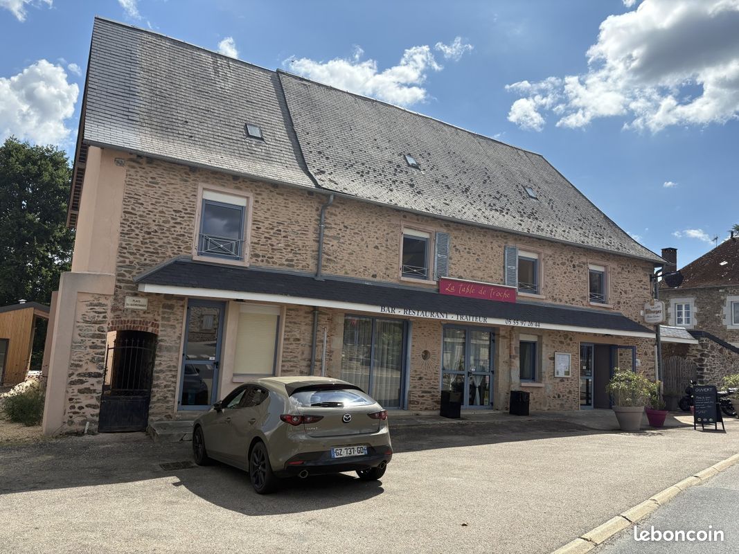 Local commercial 242 m² · à Troche · 242 m² · 399 000 €