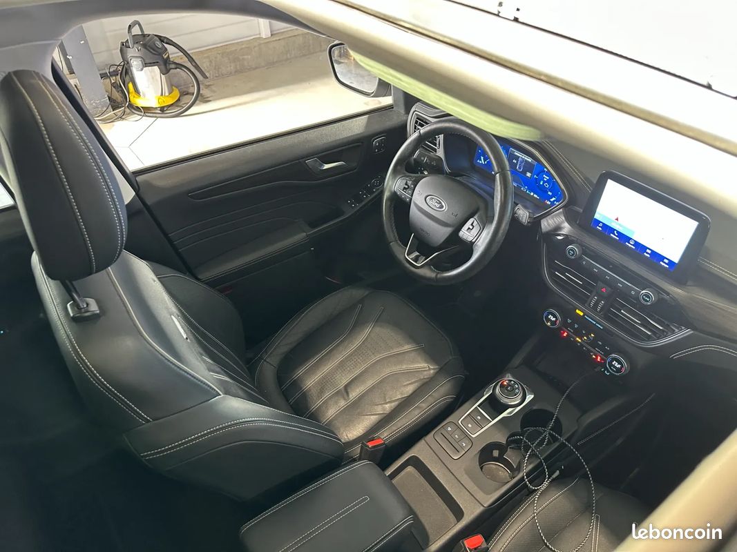 Ford kuga vignale 2.5i duratec 225 ch hybride rechargeable phev 2021 (image 24)