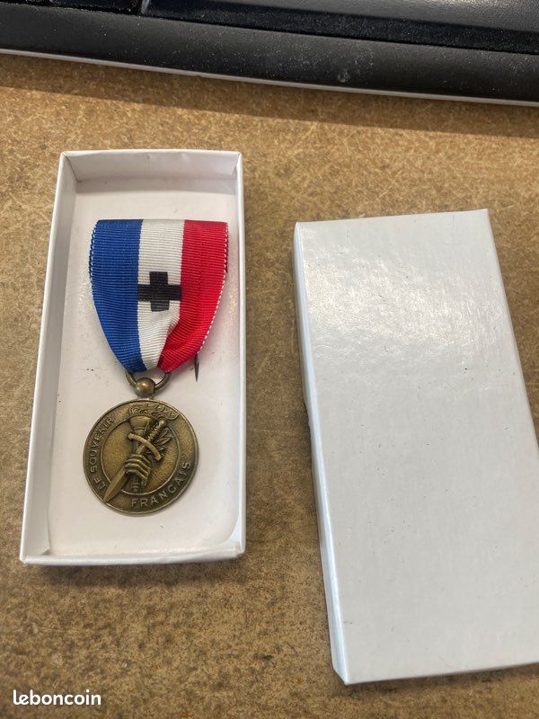 Médaille souvenir officielle de la réouverture Notre-Dame de Paris