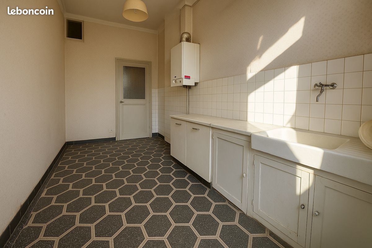 Appartement 2 pièces 50 m² · à Nîmes · 49,6 m² · 75 000 €