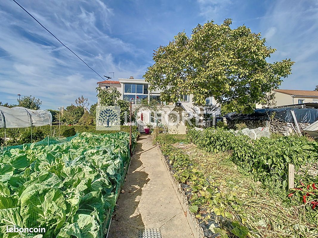 Pavillon 4 pièces 120 m² - Bressuire 79300 (image principale 6)