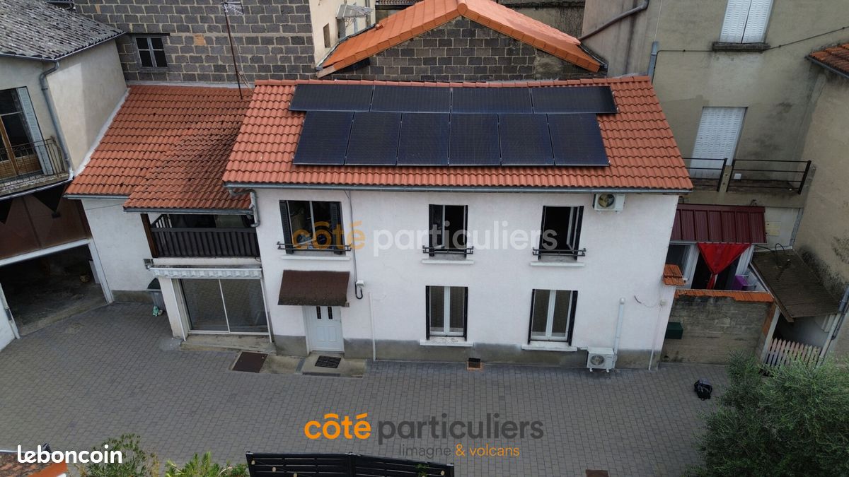 Maison 8 pièces 147 m² · à Puy-Guillaume · 147 m² · 150 000 €