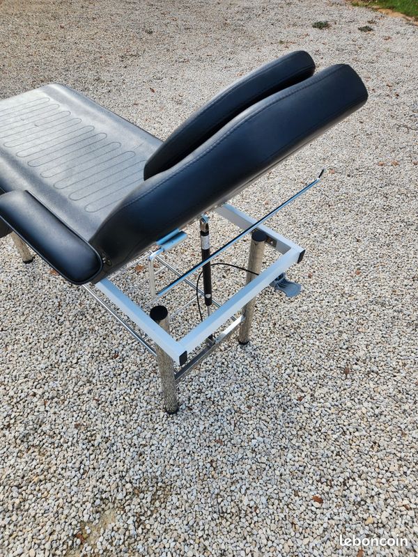 Table, fauteuil (image 5)