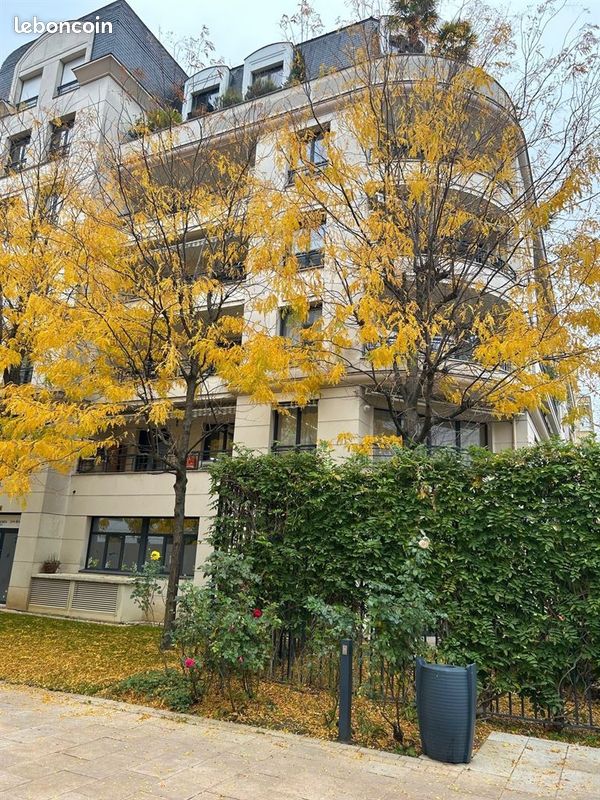 Appartement 6 pièces 214 m² · à Saint-Mandé · 214 m² · 2 440 000 €