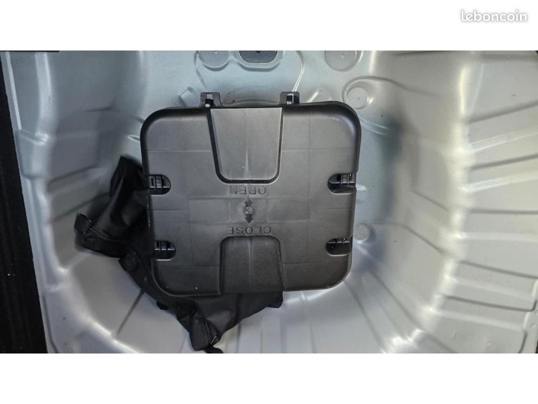 Renault Clio Equilibre 1.0 Tce 90cv (image 24)