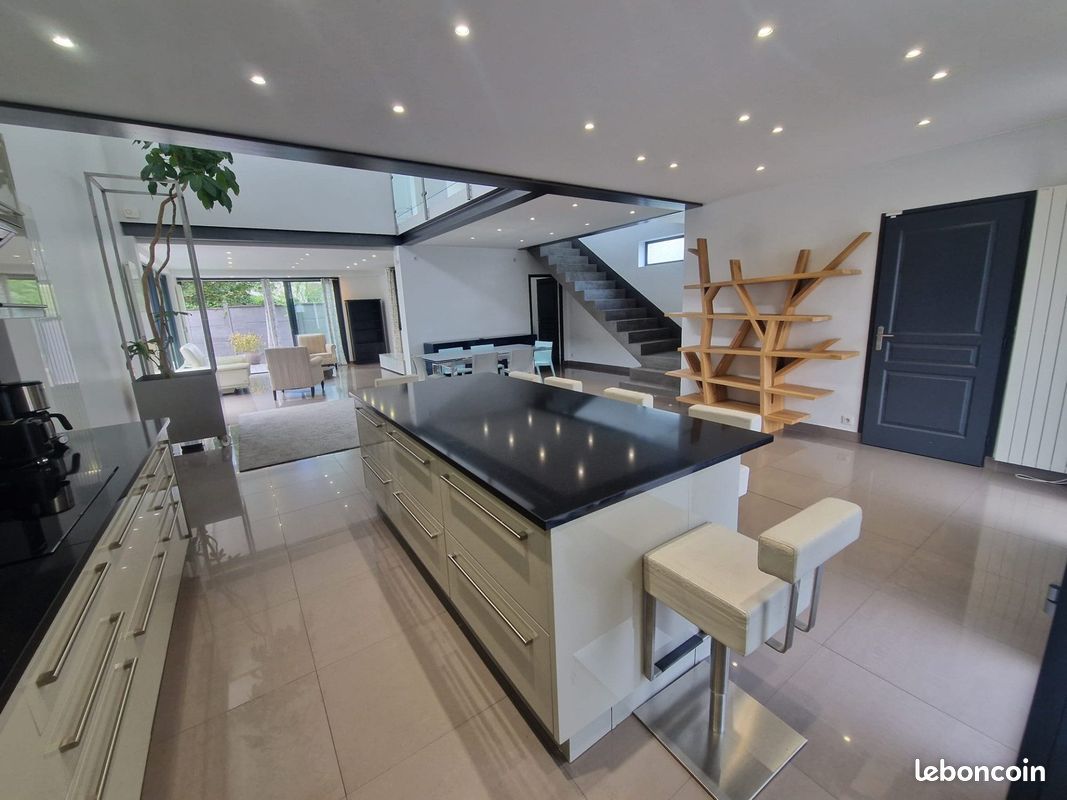 Maison a louer houilles - 6 pièce(s) - 185 m2 - Surfyn