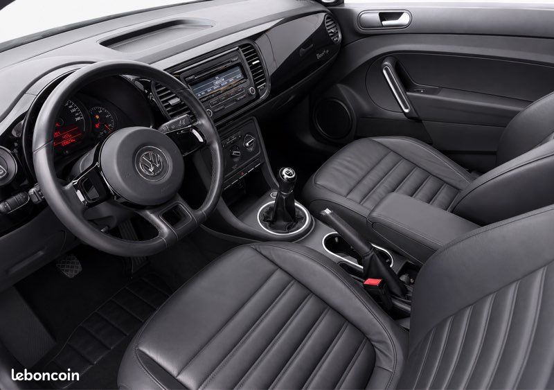 VOLKSWAGEN NEW BEETEL 1.6 TDI 105 ch carat (image 3)
