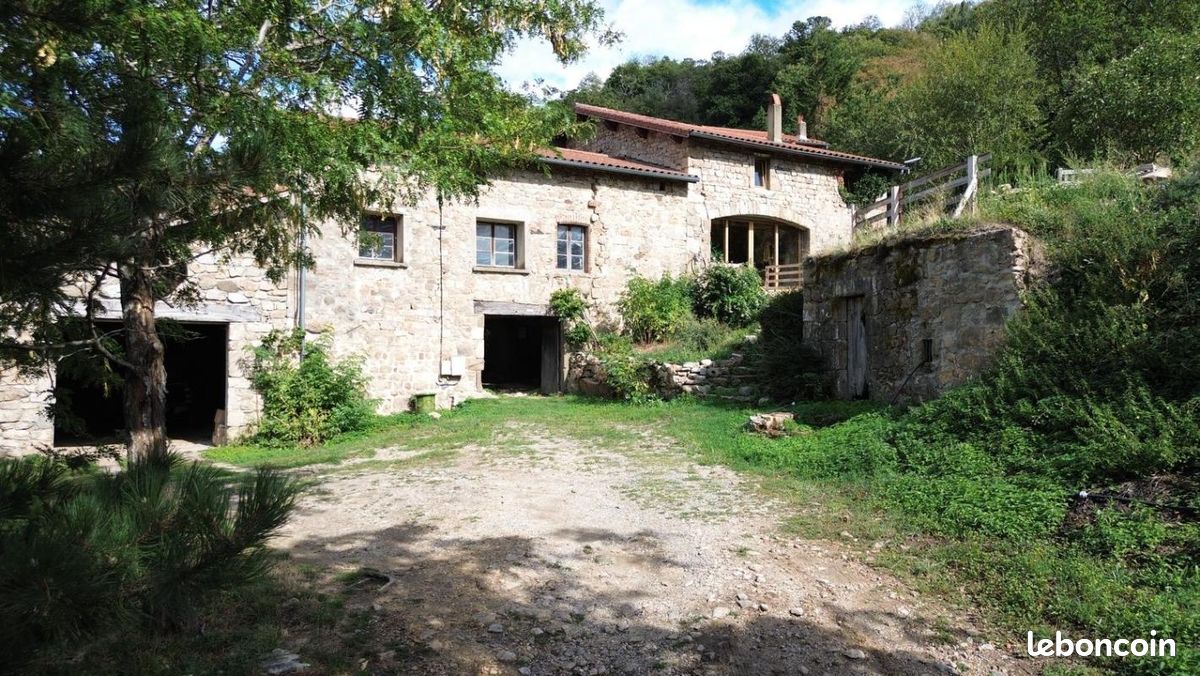 Maison 5 pièces 148 m² · à Saint-Félicien · 148 m² · 495 000 €