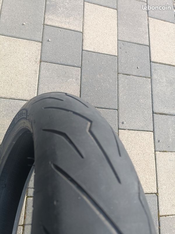 Pirelli rosso 3. 120/70/17 (image 3)