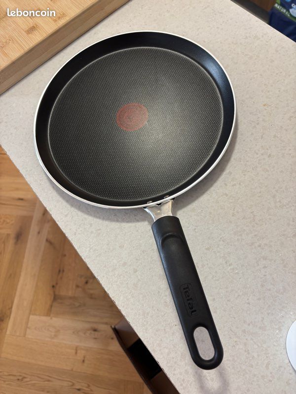 Tefal - Poêle à crêpes 25 cm neuve (image 1)