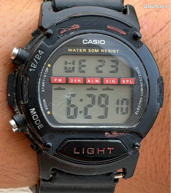 Montre digitale vintage Water 50M Resist – fonctionne parfaitement (image 2)