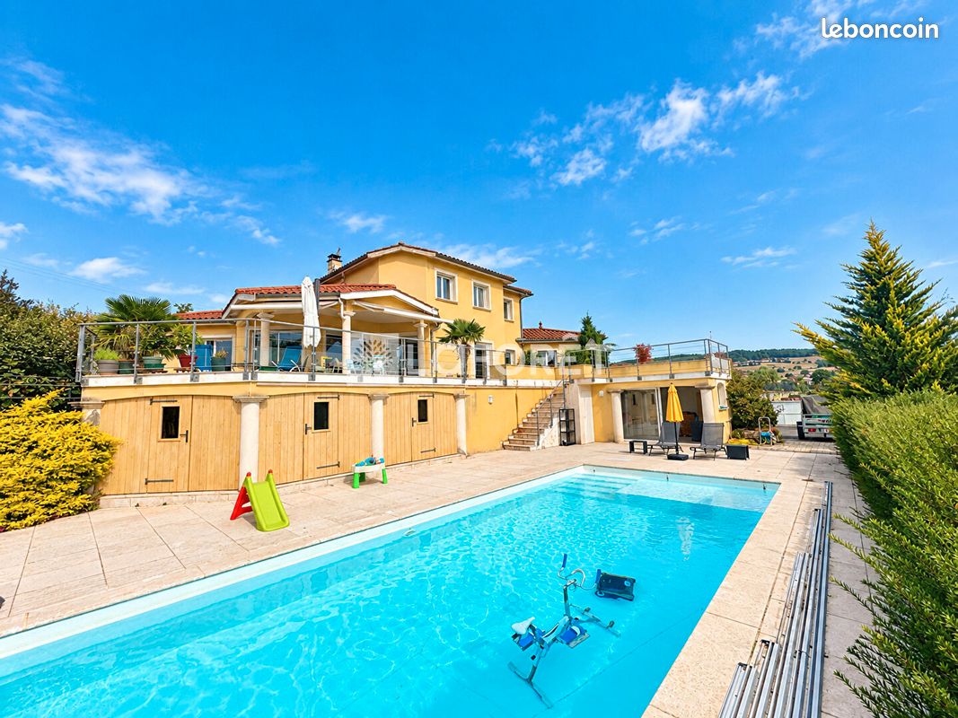Maison 6 pièces 185 m² · à Saint-Martin-en-Haut · 185 m² · 650 000 €