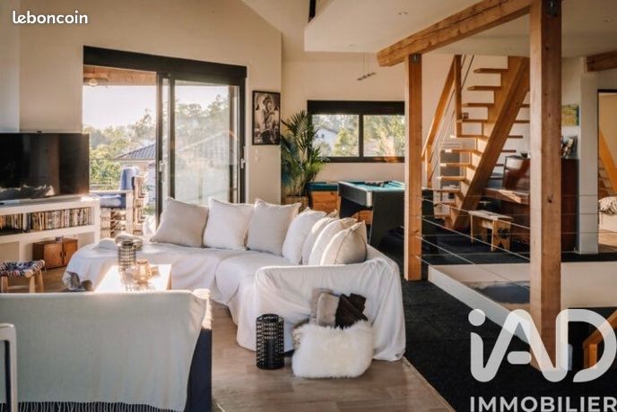 Maison 6 pièces 284 m²