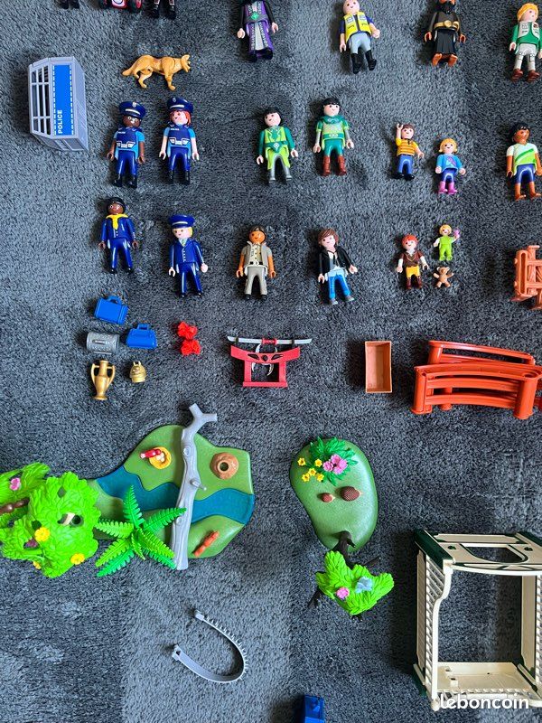 Lot Playmobil - Univers variés 🏰🚗🦁 (image 3)