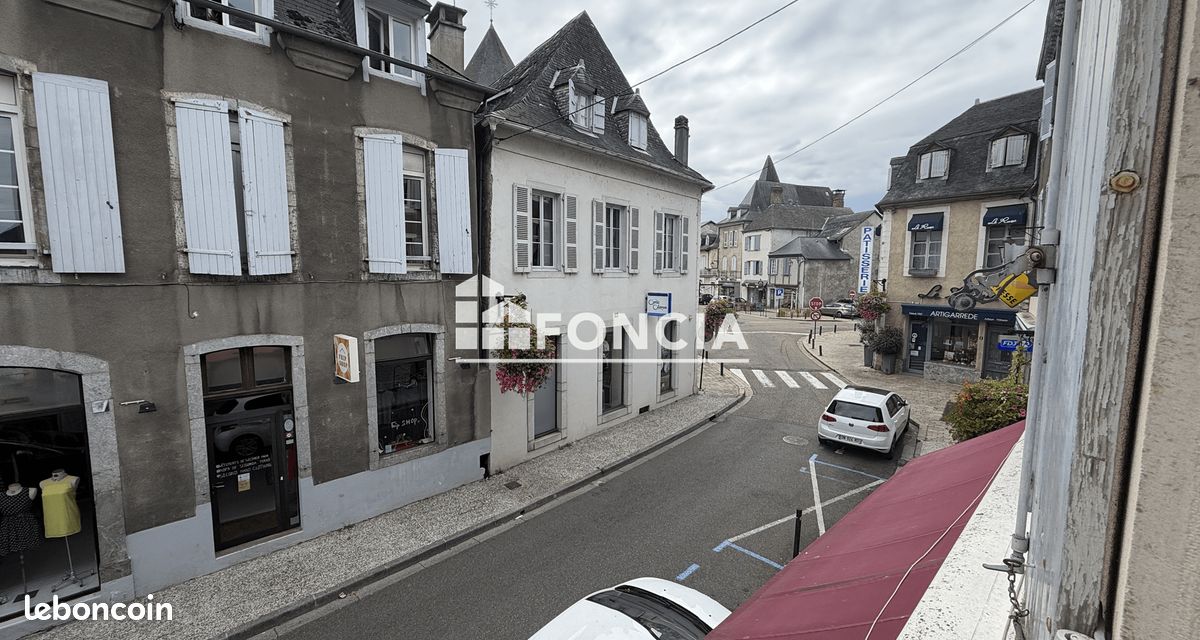 Appartement 3 pièces 81 m² · à Oloron-Sainte-Marie · 81 m² · 105 000 €