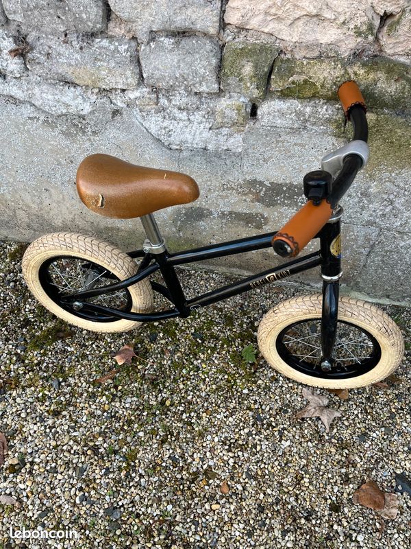 Velo sans pédales Vélos