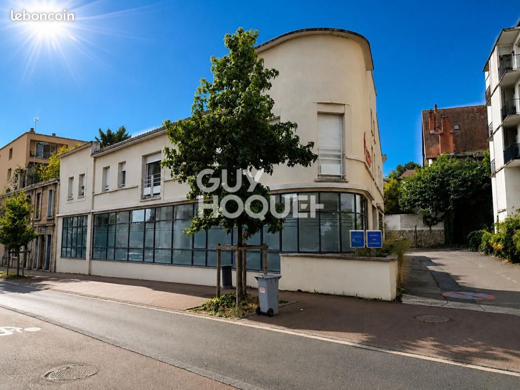 Immeuble 680 m² · à Montbrison · 680 m² · 1 300 000 €