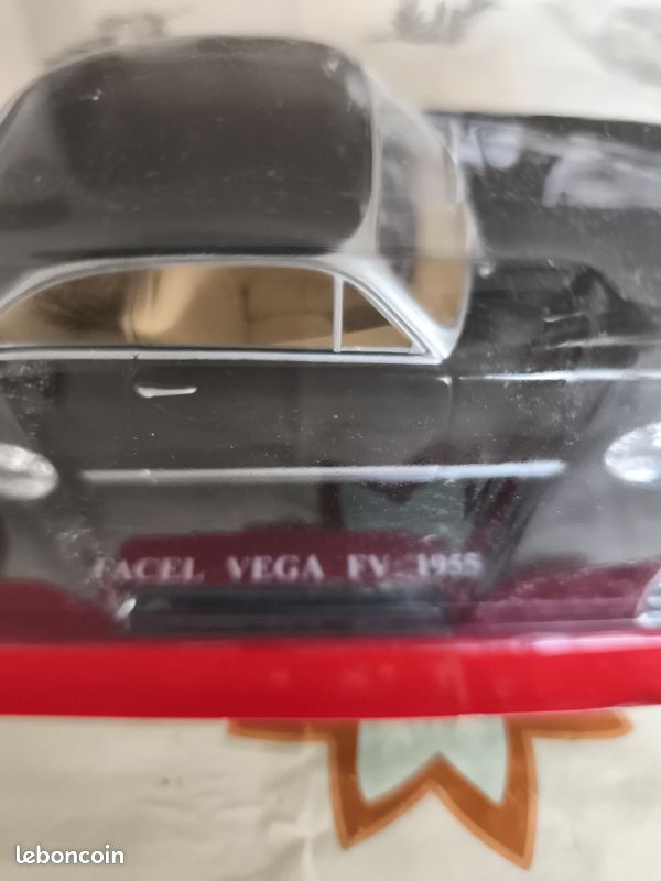 Miniature Facel Vega FV 1955 – Échelle 1/24 – Voiture Classique Noire – Neuve