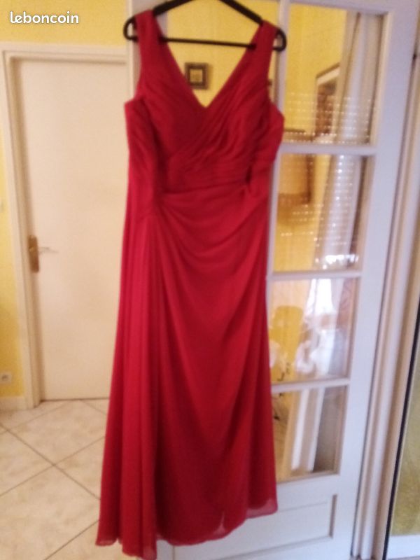 Robe longue rouge fabriquée par couturière (image 1)