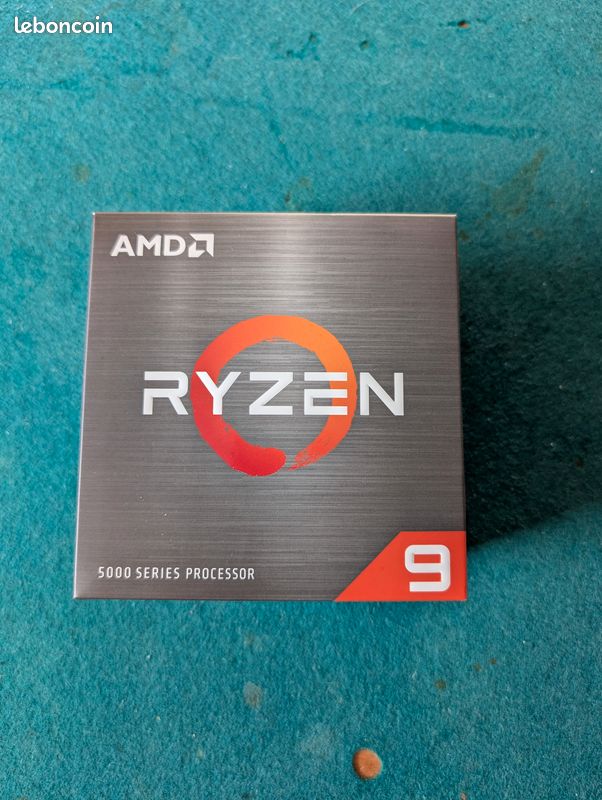 AMD RYZEN 9 5900x 12 coeus 24 Threads avec boite d'origine