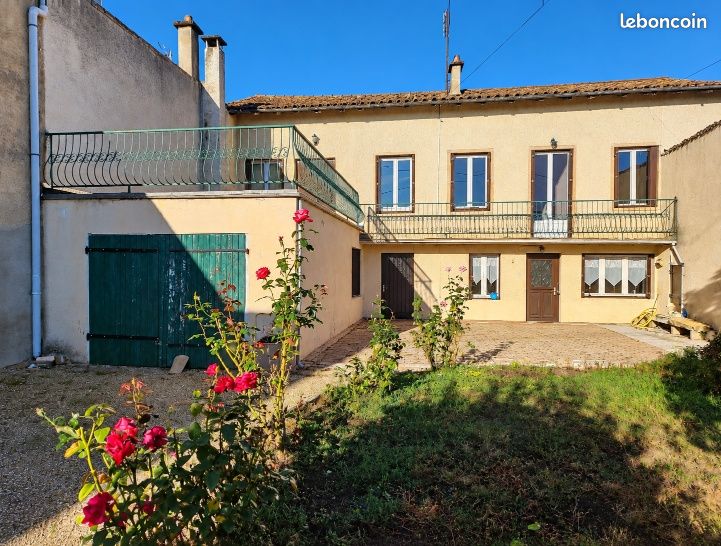 Maison 5 pièces 137 m² · à Romanèche-Thorins · 137 m² · 199 000 €
