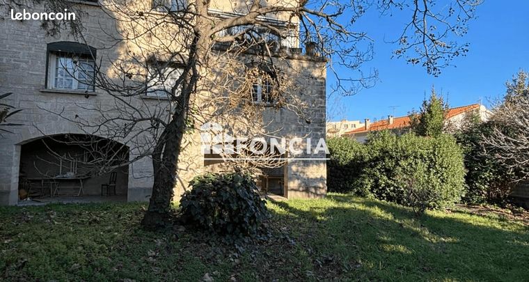 Maison 7 pièces 363 m²