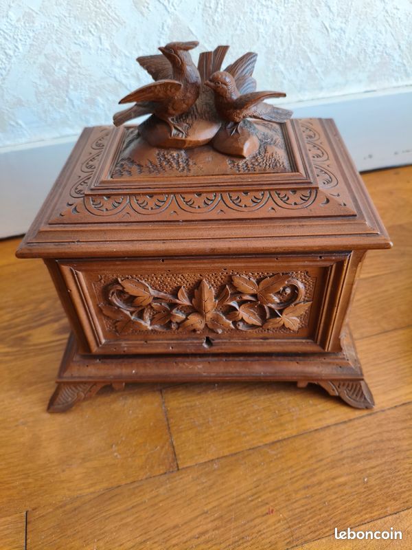 Boite à bijoux en bois (image 1)