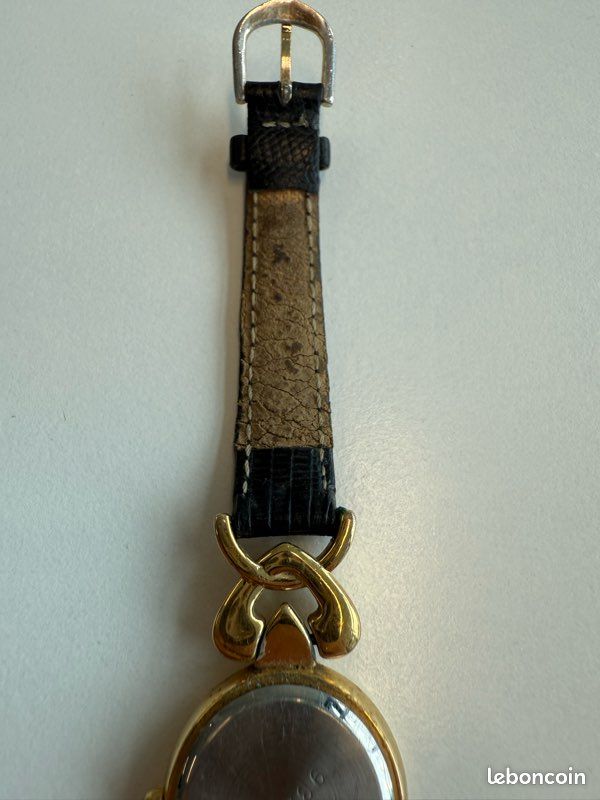 Montre Femme Vintage Accutime - Cadran Argenté Rectangulaire, Bracelet Cuir Noir - Avec Pile Neuve