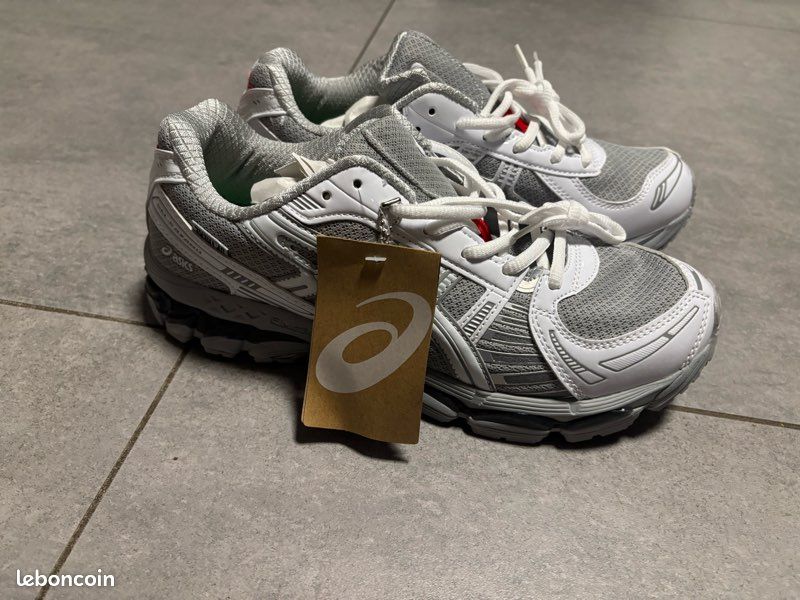 Asics blanches / grises (image 3)