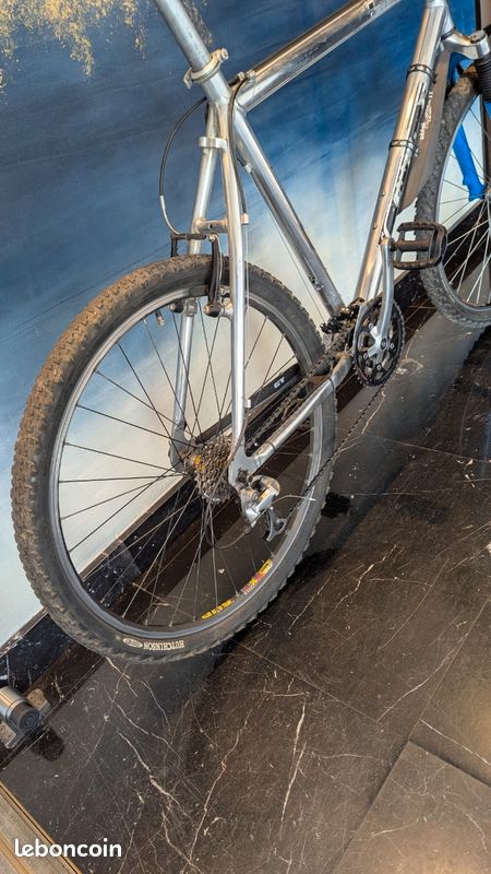 Rare VTT Vintage GT années 1990-2000 Excellent Etat Vélos