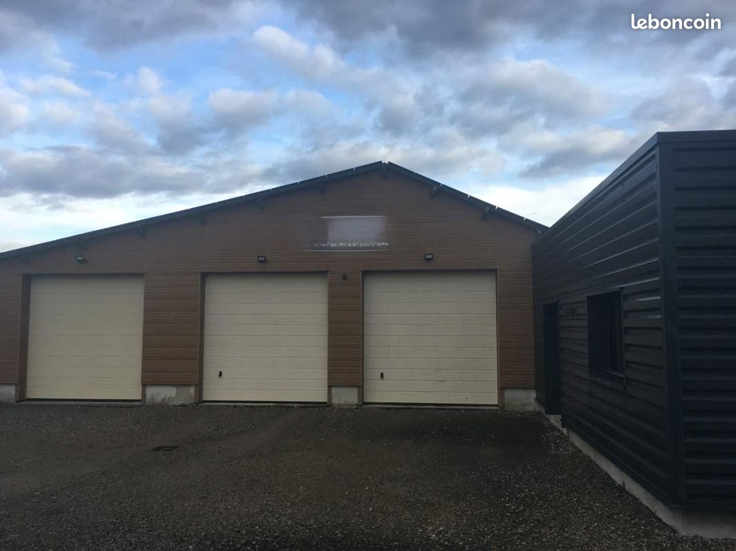 Local commercial 4 pièces 180 m² · à Le Sel-de-Bretagne · 180 m² · 1 200 €