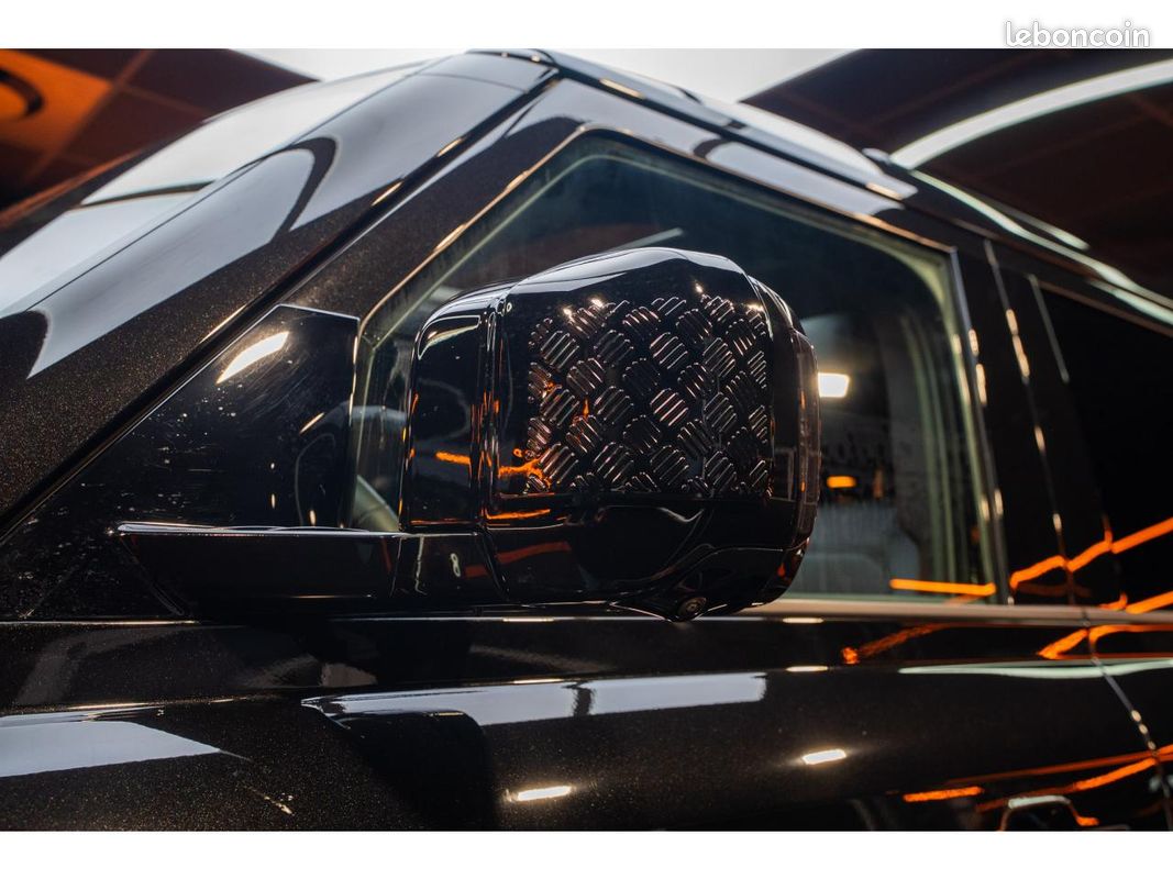 LAND ROVER DEFENDER 110 P300e X-DYNAMIC SE (image 15)