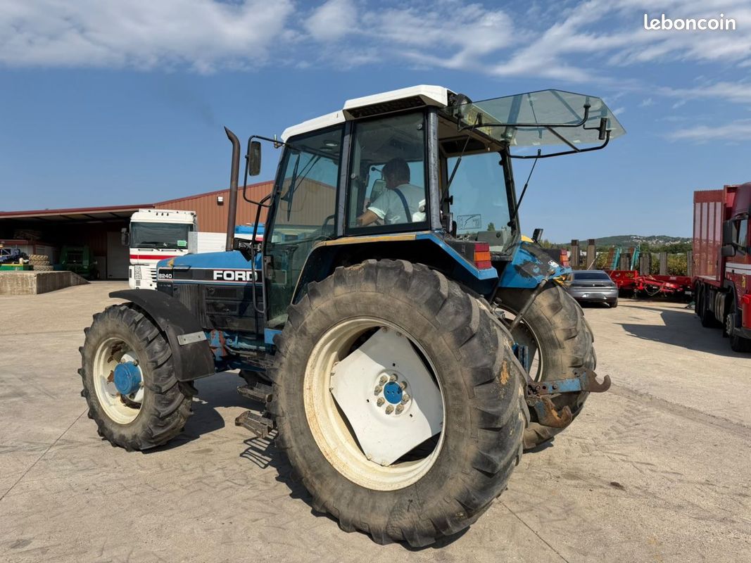 Ford 8240 (image 5)