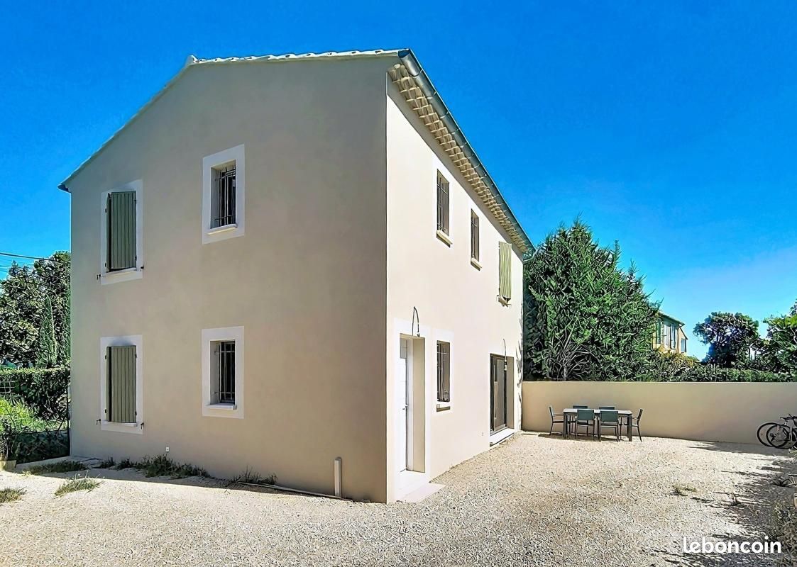 Maison 5 pièces 110 m² · à Pernes-les-Fontaines · 110 m² · 335 000 €