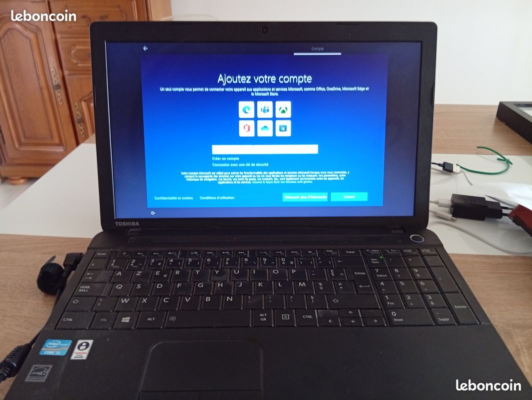 Toshiba Satellite C50D-A-138 15 Pouces – Écran Et Clavier OK, Lent