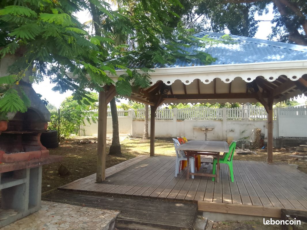 Appartement 2 pièces 55 m² · à Le Moule · 55 m² · 750 €