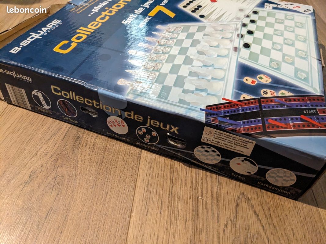 Jeu d'échecs et de backgammon au design spécial - Bois