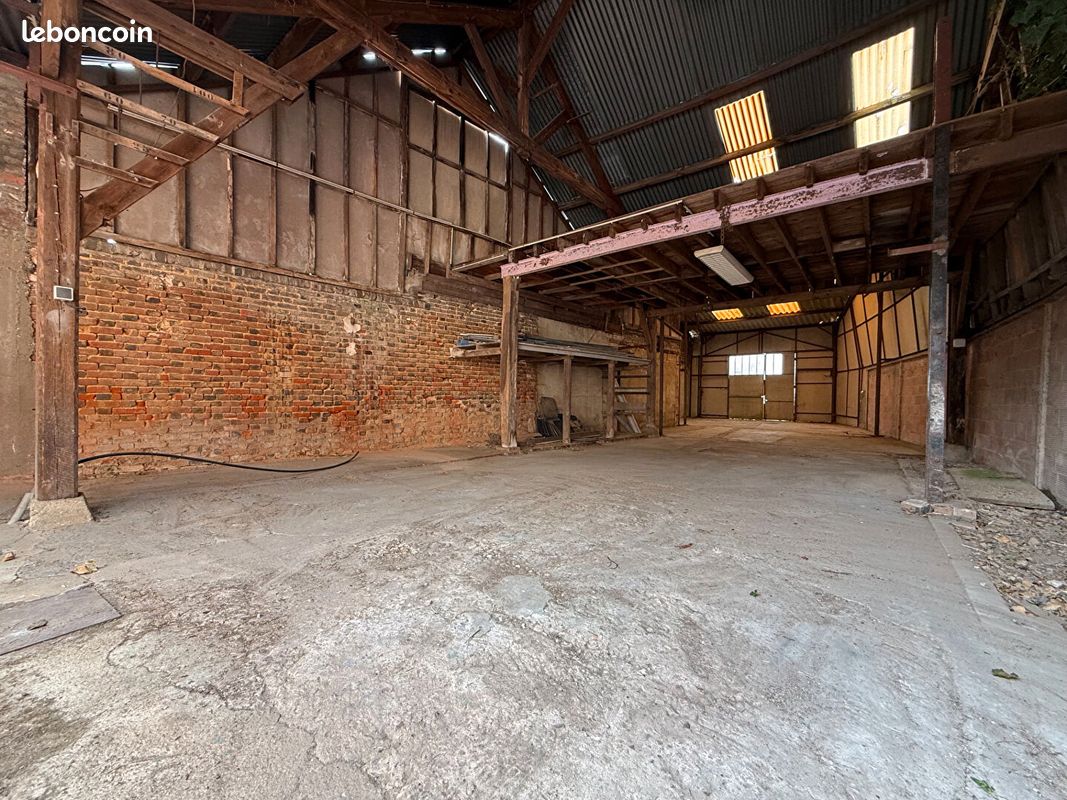 Parking 120 m² · à Le Neubourg · 120 m² · 79 900 €