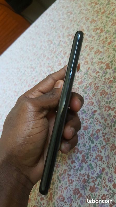 Samsung Galaxy A20e (image 5)