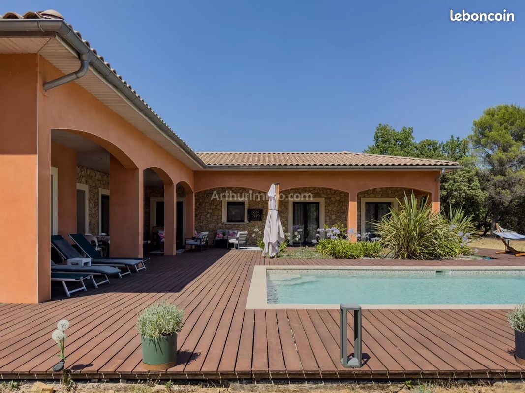 Maison 5 pièces 200 m² · à Tourtour · 200 m² · 956 800 €