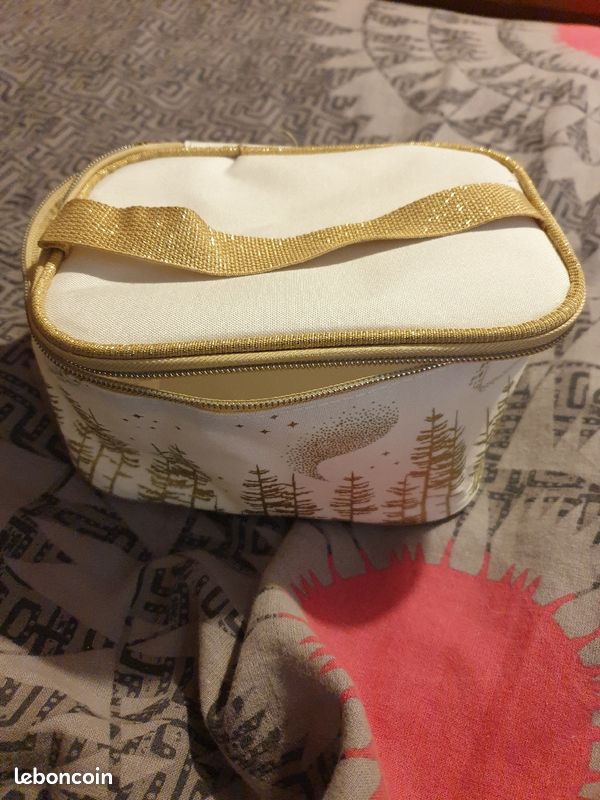 Trousse de toilette yves rocher (image 1)
