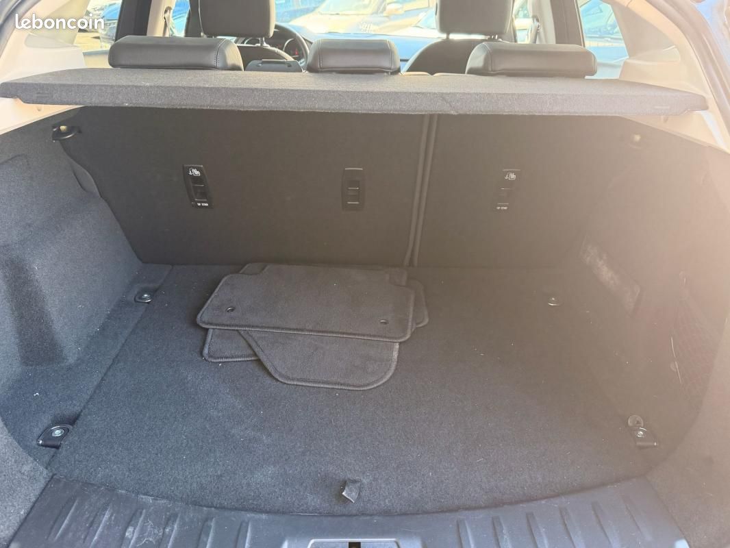 Jaguar E-PACE 2.0D - 180CH R-DYNAMIC S (image 6)