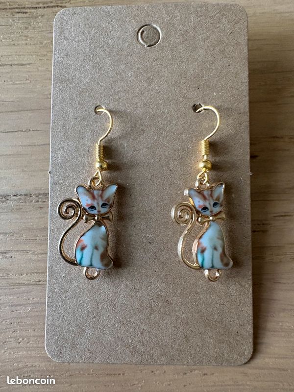 Boucles D'oreilles Forme Chat Couleur Bronze - Dimensions 32 X 13 Mm, Neuf Sans Emballage