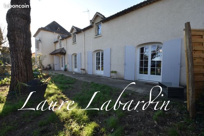 Maison 8 pièces 253 m²