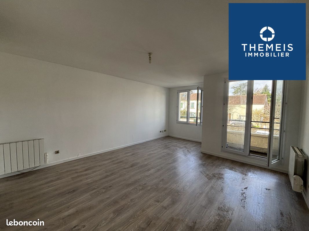 Appartement 1 pièce 27 m² · au Mesnil-Saint-Denis · 27 m² · 650 €/mois